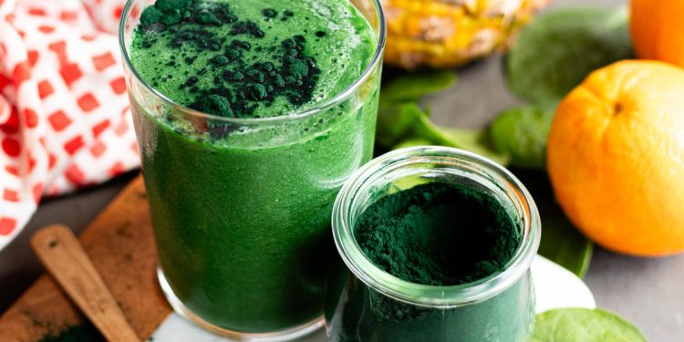 Tropical Spirulina Smoothie Recipe