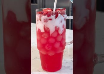 Pink drink at home💕🥥#pinkdrink#pinkdrinkathome#starbucks#pinkdrinkrecipe#drinks#refresher #Recipe