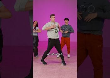 Can THE FITNESS MARSHALL learn another dance without seeing it?