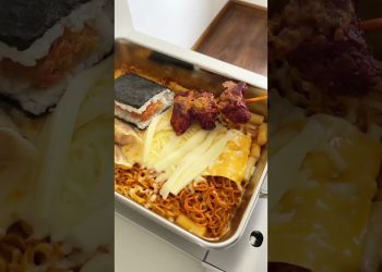 Make lunch with me #asmr #food #cheese #lunch #satisfying #asmrfood #lifestyle #shorts