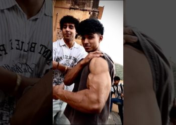 Small arms😱💔 #gym #gymmotivation #fitness #biceps #bodybuilding  #motivation #shorts