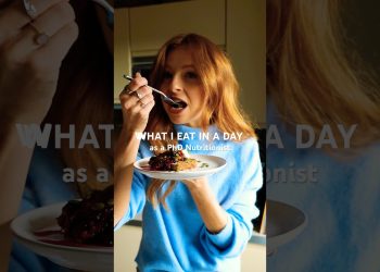 WHAT I EAT IN A DAY AS A NUTRITIONIST (with a PhD) #wieiad #whatieatinaday #shorts #nutrition #short