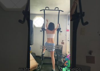 Watch how a deadhang corrects my hip dysplasia and scoliosis 🤯🤩 #deadhang #fitness #foryou #gym