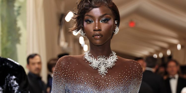 Anok Yai Wins Model Of The Year At 2025 Fashion Awards