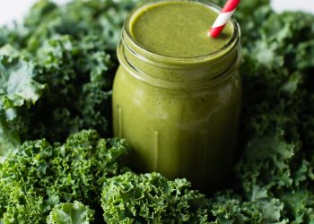 19 Kale Smoothie Recipes (Delicious + Nutrient-Packed)