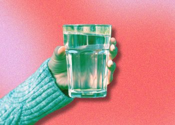 The Health Benefits of Drinking Hot Water