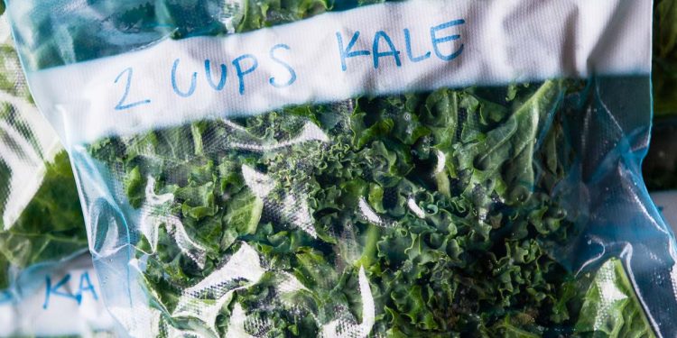 How to Freeze Kale (Easy Kitchen Hack)