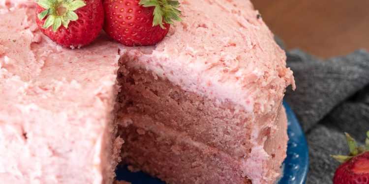 Vegan Strawberry Cake – Oh My Veggies