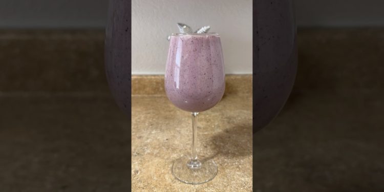 My Favorite Smoothie 🥰 #smoothie #recipe #healthy #drink #banana #asmr #reels