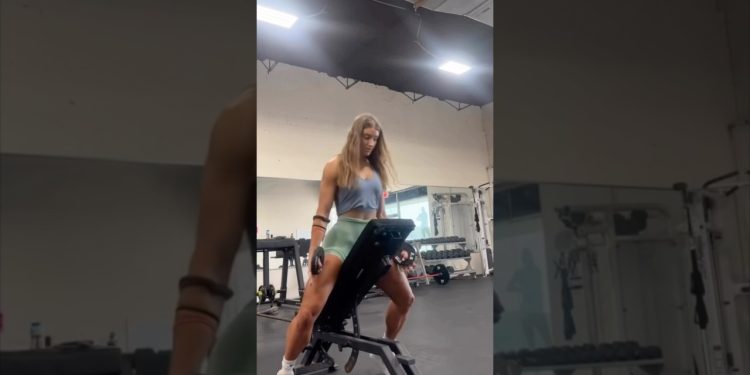 Her ULTIMATE Shoulder Warm-Up Routine #fitness