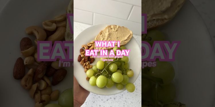 WHAT I EAT IN A DAY AS AN ATHLETE #balance#ballerina#ballerinadiet#diet#vegan#dancer#fuel#food#day