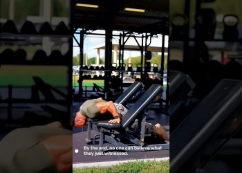 Something Wasn't Right Here…😱🤯💪. #gym #workout #motivation #fitness #motivational #shorts