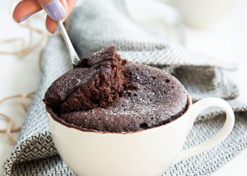 5-Minute Vegan Chocolate Mug Cake Recipe